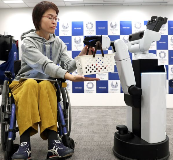 The HSR (Human Support Robot) and DSR (Delivery Support Robot) 